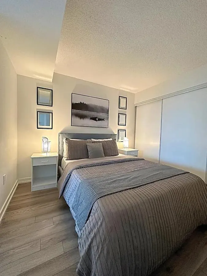 Modern 2Bd + 2 Bath By Cn Tower With Free Parking. Διαμέρισμα Τορόντο