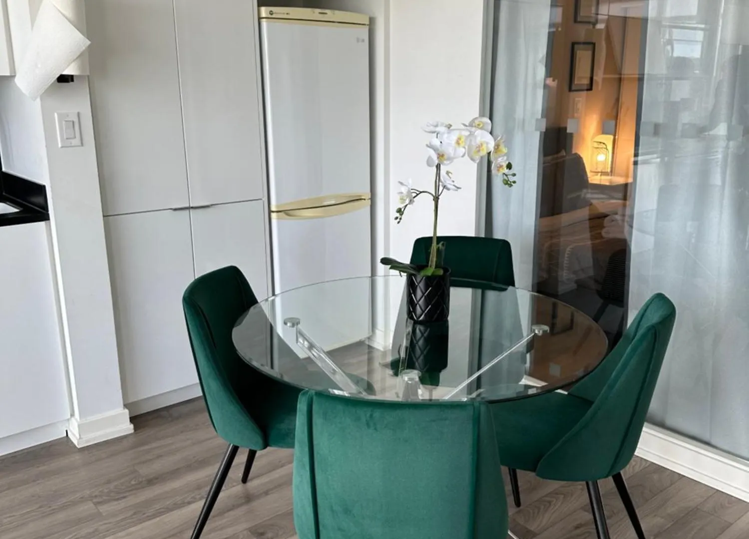 Modern 2Bd + 2 Bath By Cn Tower With Free Parking. Διαμέρισμα Τορόντο 0*,